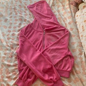 cute hot pink y2k cropped velvet jogger set 💕